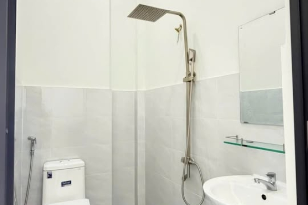 CHO THUÊ NHÀ 2 TẦNG NHA TRANG GẦN BỆNH VIỆN VINMEC – CÁCH BIỂN 300M, FULL NỘI THẤT