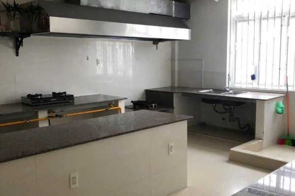 CHO THUÊ TÒA NHÀ MẶT TIỀN HOÀNH TRÁNG KĐT VCN PHƯỚC HẢI NHA TRANG  DIỆN TÍCH 397M² MẶT TIỀN 20M – TỔNG SÀN HƠN 1.000M² KẾT CẤU 4 TẦNG CÓ THANG MÁY, BỂ BƠI, SÂN VƯỜN, PCCC – GIÁ 140 TRIỆU/THÁNG