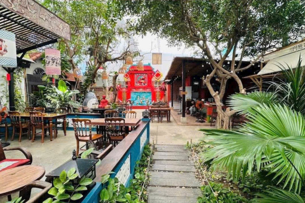 CHO THUÊ MẶT BẰNG KINH DOANH F&B SIÊU KHỦNG 800M² KHU PHỐ TÂY HẺM TUỆ TĨNH TRUNG TÂM NHA TRANG – NGANG 23M ĐƯỜNG Ô TÔ NÉ NHAU CÓ SẴN THIẾT BỊ NHÀ HÀNG CÀ PHÊ CHUYÊN PHỤC VỤ KHÁCH NGA GIÁ 70 TRIỆU/THÁNG