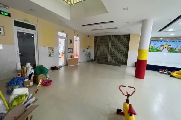 CHO THUÊ TÒA NHÀ MẶT TIỀN HOÀNH TRÁNG KĐT VCN PHƯỚC HẢI NHA TRANG  DIỆN TÍCH 397M² MẶT TIỀN 20M – TỔNG SÀN HƠN 1.000M² KẾT CẤU 4 TẦNG CÓ THANG MÁY, BỂ BƠI, SÂN VƯỜN, PCCC – GIÁ 140 TRIỆU/THÁNG
