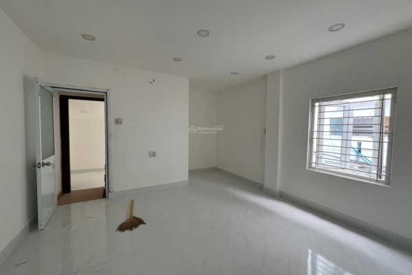 CHO THUÊ NHÀ NGUYÊN CĂN ĐỂ BUÔN BÁN – MẶT TIỀN KHU BÀN CỜ, PHƯỚC TIẾN, NHA TRANG | 22 TRIỆU/THÁNG