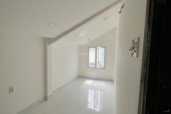 CHO THUÊ NHÀ NGUYÊN CĂN ĐỂ BUÔN BÁN – MẶT TIỀN KHU BÀN CỜ, PHƯỚC TIẾN, NHA TRANG | 22 TRIỆU/THÁNG