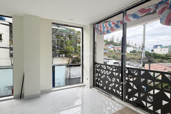 BÁN KHÁCH SẠN NHA TRANG – TÒA CĂN HỘ 7 TẦNG CÁCH BIỂN HÒN CHỒNG 300M