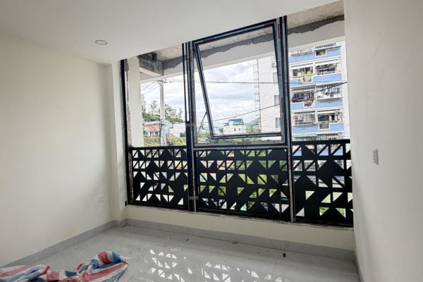 BÁN KHÁCH SẠN NHA TRANG – TÒA CĂN HỘ 7 TẦNG CÁCH BIỂN HÒN CHỒNG 300M