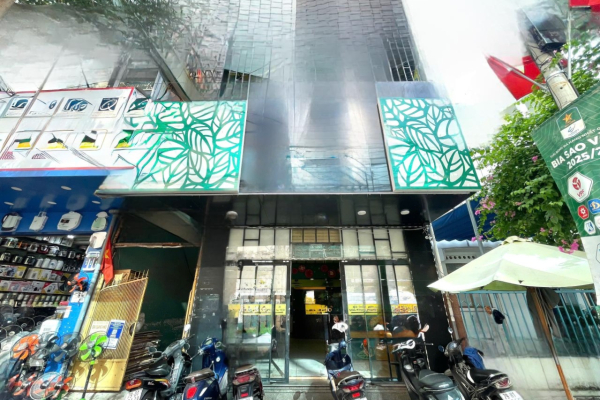 [TÂM ĐIỂM GIAO THƯƠNG] NHÀ 3 TẦNG MẶT TIỀN VẠN THẠNH – THIẾT KẾ THÔNG SUỐT – GIÁ 50TRIỆU THÁNG