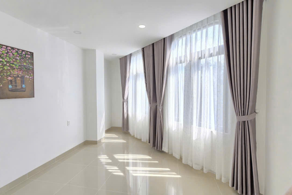 SIÊU PHẨM NHÀ PHỐ CĂN GÓC 2 MẶT TIỀN – VỊ TRÍ VÀNG TRUNG TÂM NHA TRANG