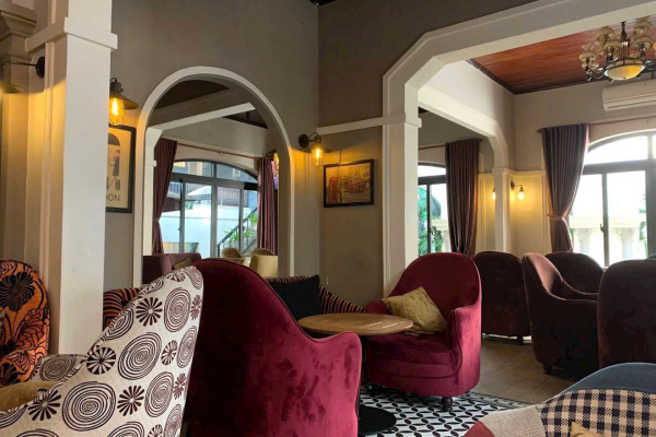 [KINH DOANH NGAY] MẶT BẰNG CAFE SETUP SẴN – TRUNG TÂM NHA TRANG – NGANG 16,4M – 130TRIỆU THÁNG
