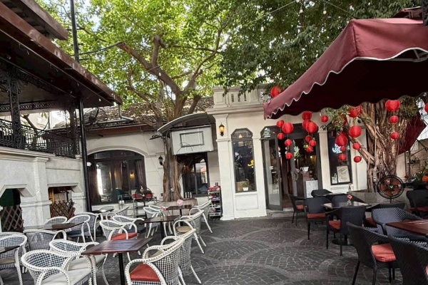 [KINH DOANH NGAY] MẶT BẰNG CAFE SETUP SẴN – TRUNG TÂM NHA TRANG – NGANG 16,4M – 130TRIỆU THÁNG