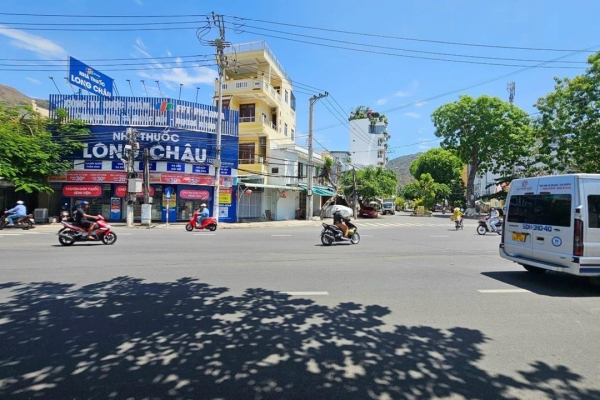 [QUỸ ĐẤT HIẾM] 712M² MẶT TIỀN PHẠM VĂN ĐỒNG – NGANG 34M – LÝ TƯỞNG CHO NHÀ HÀNG, CAFE – 35TRIỆU THÁNG