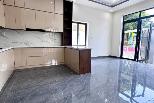 [SIÊU PHẨM CĂN GÓC] NHÀ MỚI ĐẸP ĐỐI DIỆN TRƯỜNG MẦM NON VĨNH TRUNG – TÂY NHA TRANG – ĐẤT 170M² – CÓ GARA Ô TÔ – GIÁ 4,39 TỶ