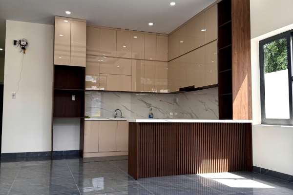 [SIÊU PHẨM CĂN GÓC] NHÀ MỚI ĐẸP ĐỐI DIỆN TRƯỜNG MẦM NON VĨNH TRUNG – TÂY NHA TRANG – ĐẤT 170M² – CÓ GARA Ô TÔ – GIÁ 4,39 TỶ