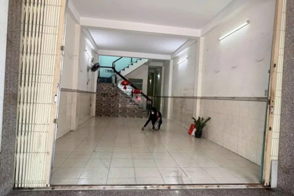 [KINH DOANH TỰ DO] NHÀ NGUYÊN CĂN MẶT TIỀN PHÙ ĐỔNG – KHU BÀN CỜ TRUNG TÂM – DIỆN TÍCH SÂU ĐẸP – 5PN VỪA Ở VỪA KINH DOANH – GIÁ 25TR