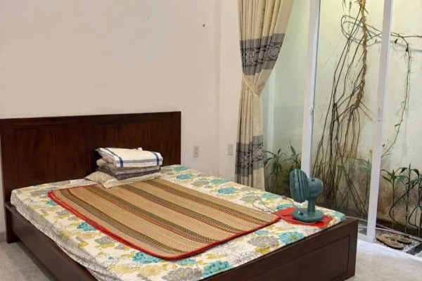 CHO THUÊ NHÀ NGUYÊN CĂN HỒNG BÀNG NHA TRANG – DIỆN TÍCH RỘNG 152M² CÓ SÂN VƯỜN THOÁNG – HẺM LỚN Ô TÔ VÀO TẬN NƠI GIÁ 18 TRIỆU