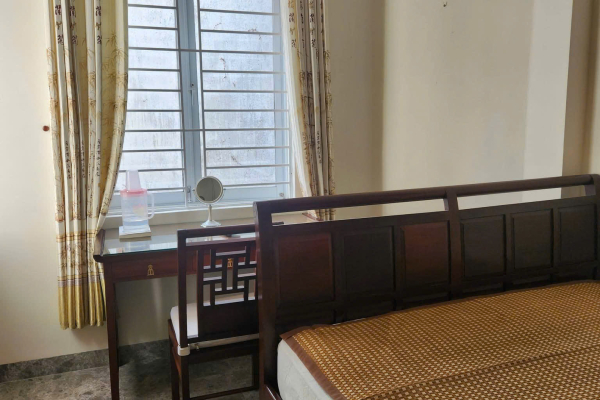 CHO THUÊ NHÀ NGUYÊN CĂN HẺM HOÀNG DIỆU NHA TRANG – CÁCH BIỂN 350M – NHÀ ĐẸP 2 TẦNG CÓ SÂN RỘNG VÀ HỆ THỐNG NĂNG LƯỢNG MẶT TRỜI