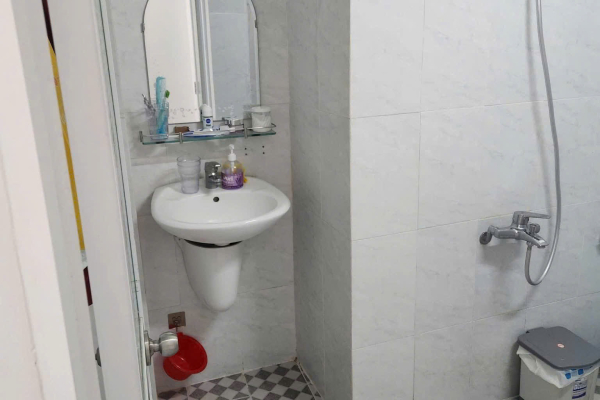 CHO THUÊ NHÀ NGUYÊN CĂN HẺM HOÀNG DIỆU NHA TRANG – CÁCH BIỂN 350M – NHÀ ĐẸP 2 TẦNG CÓ SÂN RỘNG VÀ HỆ THỐNG NĂNG LƯỢNG MẶT TRỜI