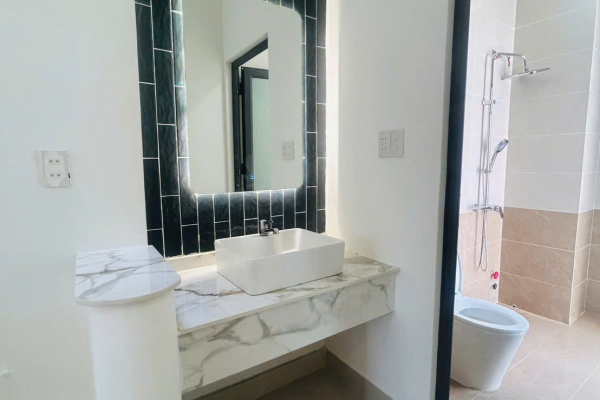 BÁN NHÀ 2 TẦNG MỚI ĐẸP FULL NỘI THẤT DIÊN AN DIÊN KHÁNH – SÁT VÁCH KHU ĐÔ THỊ PHÚ ÂN NAM 2 – CẬN SÔNG CÁI MÁT MẺ GIÁ 2 TỶ 980 TRIỆU