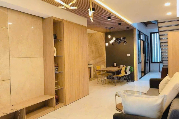 CHO THUÊ NHÀ 3 TẦNG MẶT TIỀN ĐƯỜNG LÝ THƯỜNG KIỆT NHA TRANG – CẬN CHỢ ĐẦM SẦM UẤT – CÓ GARA Ô TÔ – FULL NỘI THẤT CAO CẤP GIÁ 25 TRIỆU