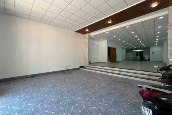 CHO THUÊ TÒA NHÀ 4 TẦNG MẶT TIỀN ĐƯỜNG ĐIỆN BIÊN PHỦ NHA TRANG – CÁCH BIỂN 300M CÓ THANG MÁY – DIỆN TÍCH 210M² NGANG 7.6M GIÁ 55 TRIỆU