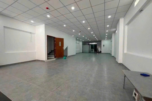 CHO THUÊ TÒA NHÀ 4 TẦNG MẶT TIỀN ĐƯỜNG ĐIỆN BIÊN PHỦ NHA TRANG – CÁCH BIỂN 300M CÓ THANG MÁY – DIỆN TÍCH 210M² NGANG 7.6M GIÁ 55 TRIỆU