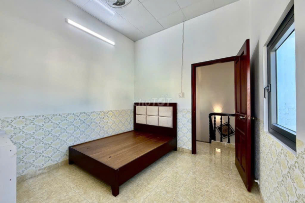 CHO THUÊ NHÀ NGUYÊN CĂN 3 TẦNG KINH DOANH NGAY CHỢ PHƯƠNG SƠN NHA TRANG – MÃ NHÀ 119B – PHONG THỦY ĐÔNG NAM TỰA NÚI – DIỆN TÍCH 106M² GIÁ 15 TRIỆU