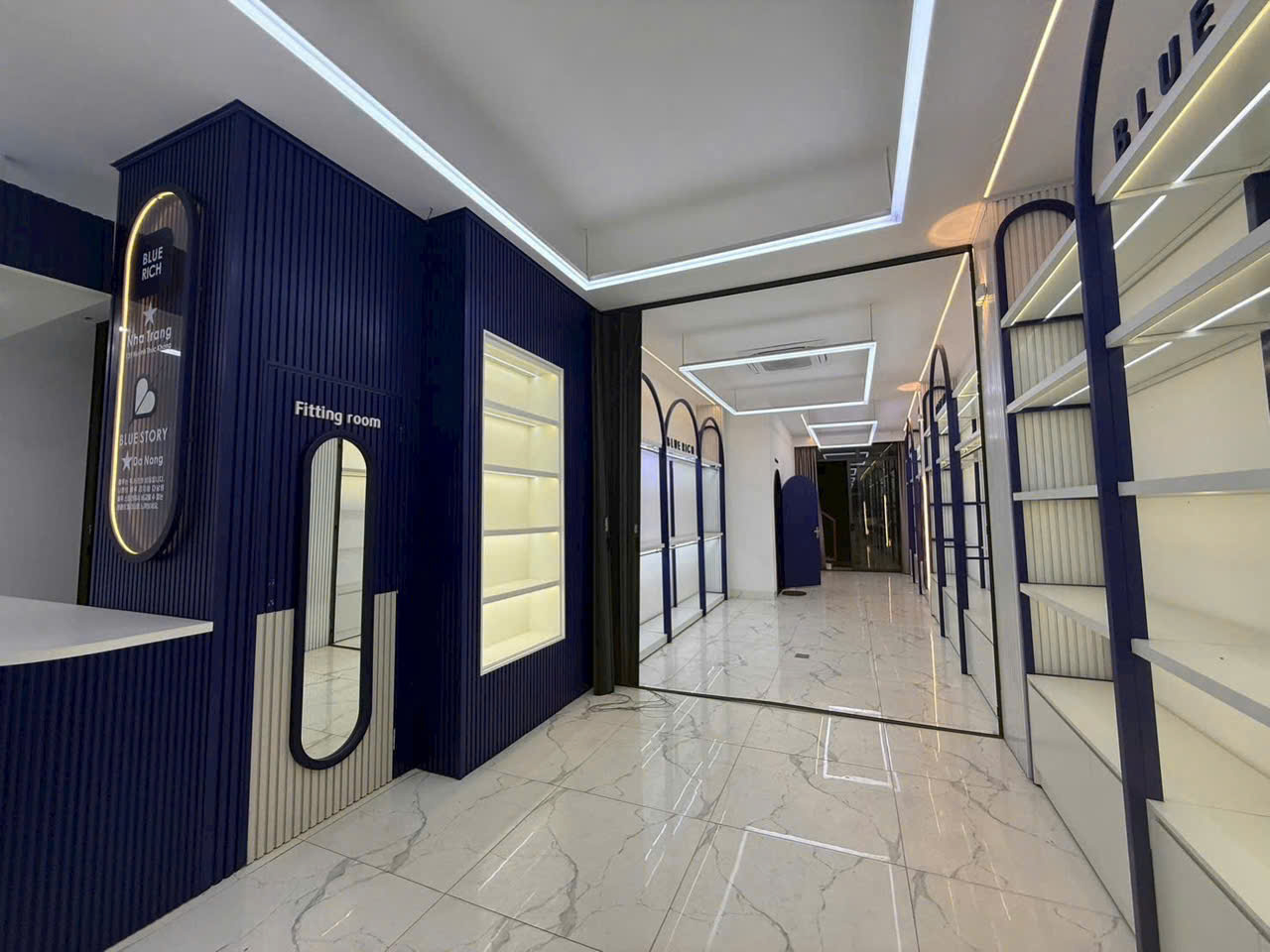 CHO THU&Ecirc; T&Ograve;A NH&Agrave; 3 TẦNG MẶT TIỀN KHU PHỐ H&Agrave;N TRUNG T&Acirc;M NHA TRANG &ndash; DIỆN T&Iacute;CH S&Agrave;N 540M&sup2; NGANG 8M KINH DOANH TỰ DO SẴN NỘI THẤT SHOP SPA GI&Aacute; 90 TRIỆU