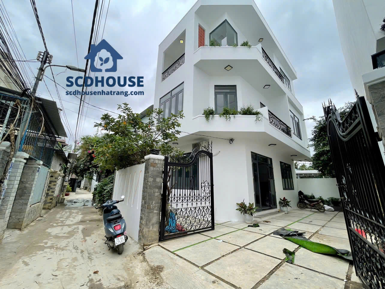 CHO THU&Ecirc; NH&Agrave; NGUY&Ecirc;N CĂN 3 TẦNG S&Acirc;N ĐỂ 2 &Ocirc; T&Ocirc; KỀ S&Aacute;T KHU Đ&Ocirc; THỊ VĨNH ĐIỀM TRUNG NHA TRANG &ndash; DIỆN T&Iacute;CH 120M&sup2; FULL NỘI THẤT 3 PH&Ograve;NG NGỦ GI&Aacute; 15 TRIỆU