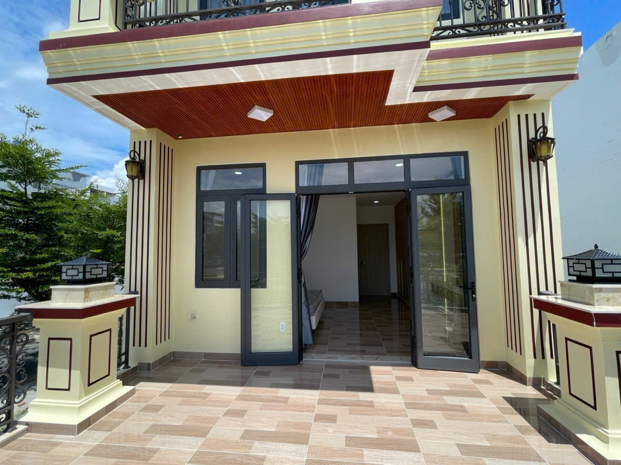 LUXURY 4-BEDROOM HOUSE FOR LEASE IN MY GIA PACK 5 NHA TRANG - OPPOSITE PARK & NEAR QUAN TRUONG RIVER - EQUIPPED WITH ELEVATOR & HIGH-END FULL FURNITURE - 270 SQM USABLE AREA - RENT 45M VND/MONTH