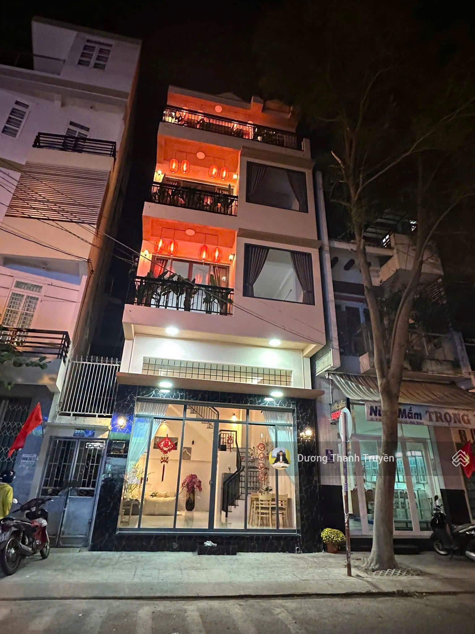 B&Aacute;N NH&Agrave; PHỐ 4 TẦNG MẶT TIỀN ĐƯỜNG B&Agrave; TRIỆU CẠNH GA NHA TRANG VỊ TR&Iacute; KINH DOANH C&Oacute; D&Ograve;NG TIỀN THU&Ecirc; 25 TRIỆU/TH&Aacute;NG SỔ HỒNG CH&Iacute;NH CHỦ GI&Aacute; 12 TỶ 500 TRIỆU