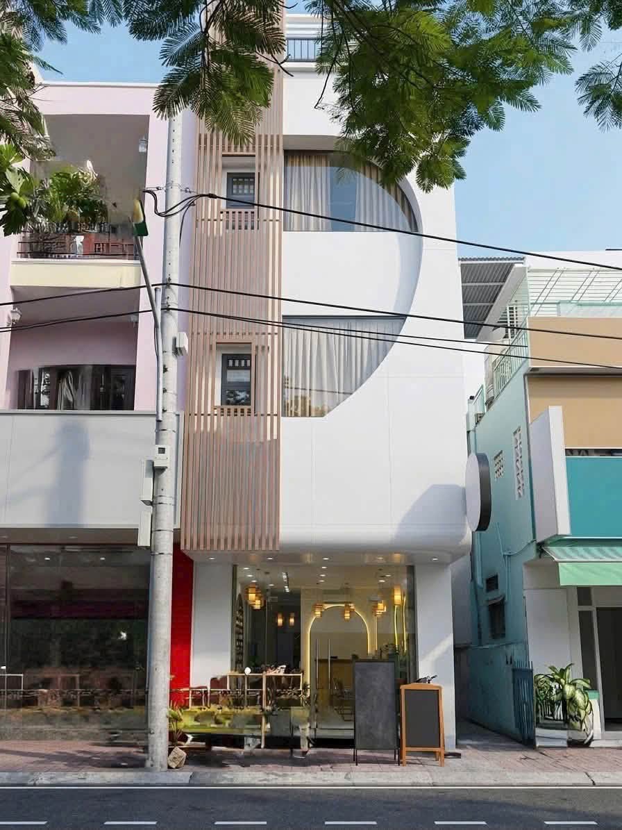 CHO THU&Ecirc; NH&Agrave; NGUY&Ecirc;N CĂN 4 TẦNG MẶT TIỀN ĐƯỜNG BẠCH ĐẰNG NHA TRANG &ndash; TRUNG T&Acirc;M PH&Acirc;N KHU PHỐ H&Agrave;N QUỐC &ndash; T&Iacute;CH HỢP SẴN NỘI THẤT SPA GI&Aacute; 50 TRIỆU