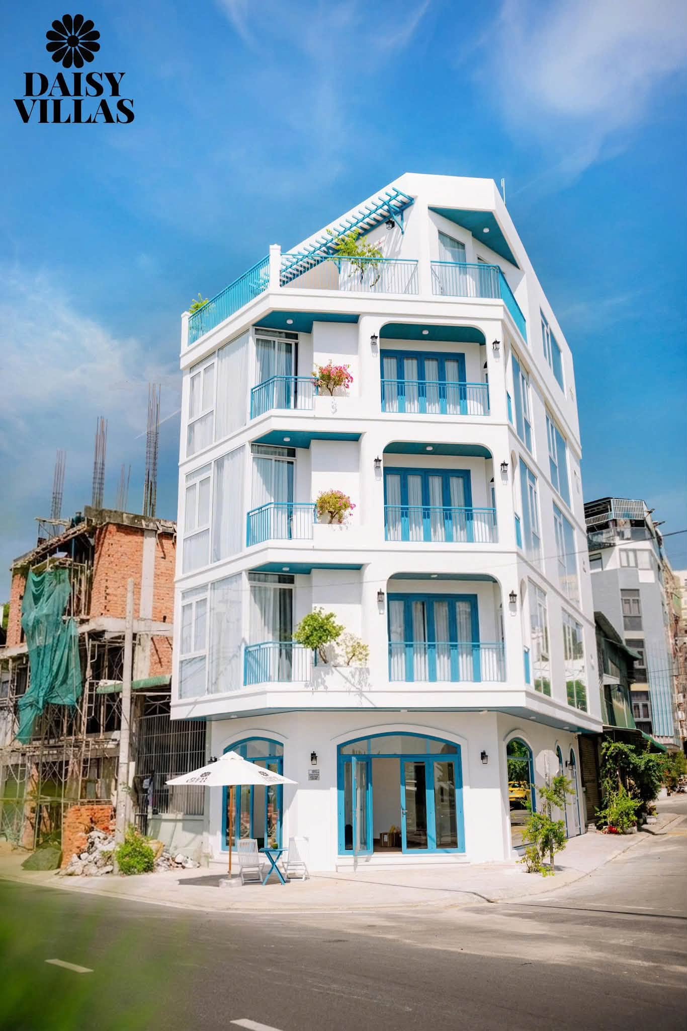 CHO THU&Ecirc; MẶT BẰNG TẦNG TRỆT V&Agrave; CĂN HỘ CAO CẤP L&Ocirc; G&Oacute;C 2 MẶT TIỀN TRỰC DIỆN BIỂN ĐƯỜNG PHẠM VĂN ĐỒNG NHA TRANG &ndash; MẶT BẰNG 60,5M&sup2; GI&Aacute; 10 TRIỆU/TH&Aacute;NG & CĂN HỘ 80M&sup2; VIEW BIỂN C&Oacute; SAUNA GI&Aacute; TỪ 21 TRIỆU/TH&Aacute;NG