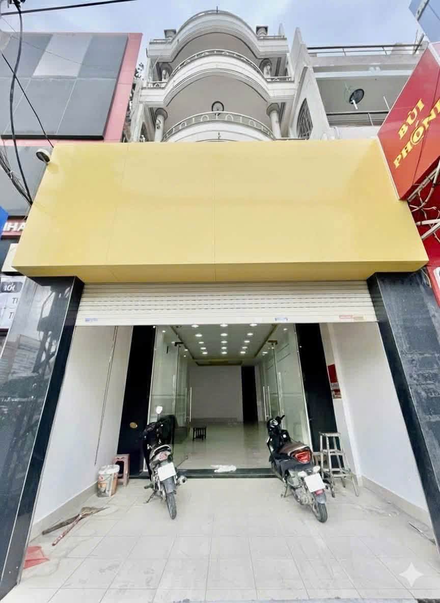 CHO THU&Ecirc; NH&Agrave; PHỐ KINH DOANH 4 TẦNG MẶT TIỀN NGAY V&Ograve;NG XOAY THỐNG NHẤT PHƯỜNG VẠN THẠNH TRUNG T&Acirc;M NHA TRANG &ndash; DIỆN T&Iacute;CH 145M&sup2;/S&Agrave;N (NGANG 5M &times; 29M) TỔNG S&Agrave;N 580M&sup2; HƯỚNG BẮC GI&Aacute; 50 TRIỆU/TH&Aacute;NG