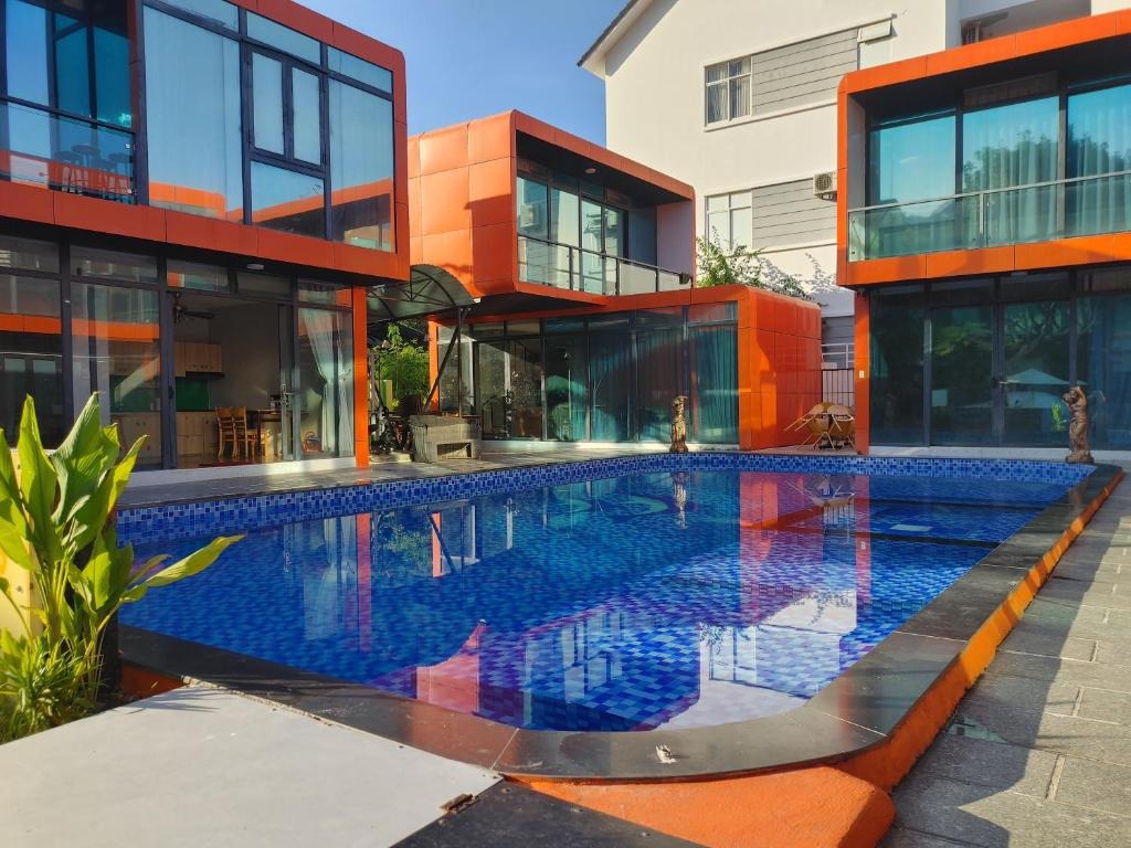 LUXURY OCEANFRONT VILLA WITH PRIVATE SWIMMING POOL FOR LEASE IN AN VIEN COMPOUND NHA TRANG - VIP SECURE COASTAL ENCLAVE - 6 BEDROOMS FULLY FURNISHED PREMIUM INTERIORS RENT 55M VND/MONTH