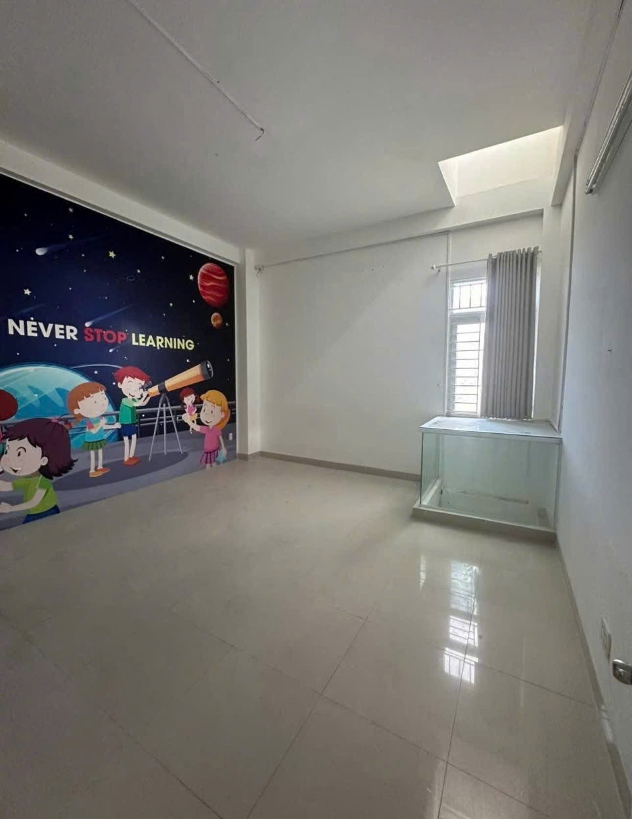 CHO THU&Ecirc; NH&Agrave; NGUY&Ecirc;N CĂN 3 TẦNG S&Acirc;N THƯỜNG MẶT TIỀN ĐƯỜNG PHONG CH&Acirc;U NHA TRANG &ndash; DIỆN T&Iacute;CH 100M&sup2; 7 PH&Ograve;NG NGỦ PH&Ugrave; HỢP L&Agrave;M VĂN PH&Ograve;NG SPA TRUNG T&Acirc;M DẠY HỌC GI&Aacute; 22 TRIỆU/TH&Aacute;NG